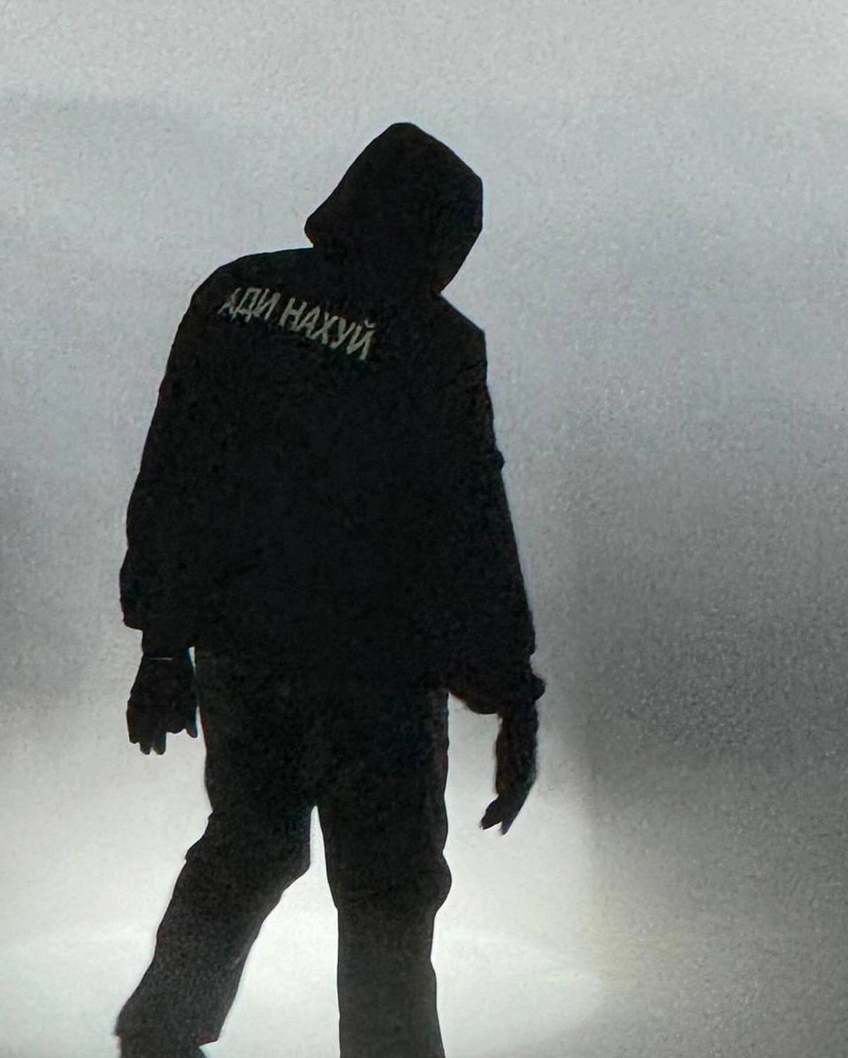 Kanye West был замечен на публике в футболке с надписями на русском, смысл которых понятен без слов
Самый настоящий русский маркетинг 😂 | Сетка — новая социальная сеть от hh.ru