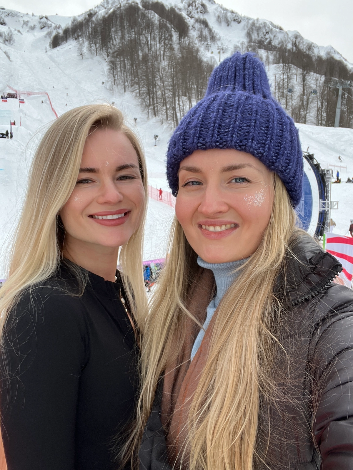 Первый New Star Camp ❤️‍🔥 
Было ярко и очень красиво!
Люблю детали. Отдельный комплимент автору стеклянного куба 🤍 | Сетка — новая социальная сеть от hh.ru