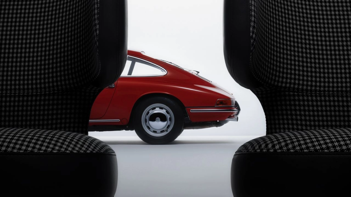Швейцарский производитель мебели Vitra объединился с Porsche для выпуска стульев и кресел в эксклюзивной обивке автомобильного бренда | Сетка — новая социальная сеть от hh.ru