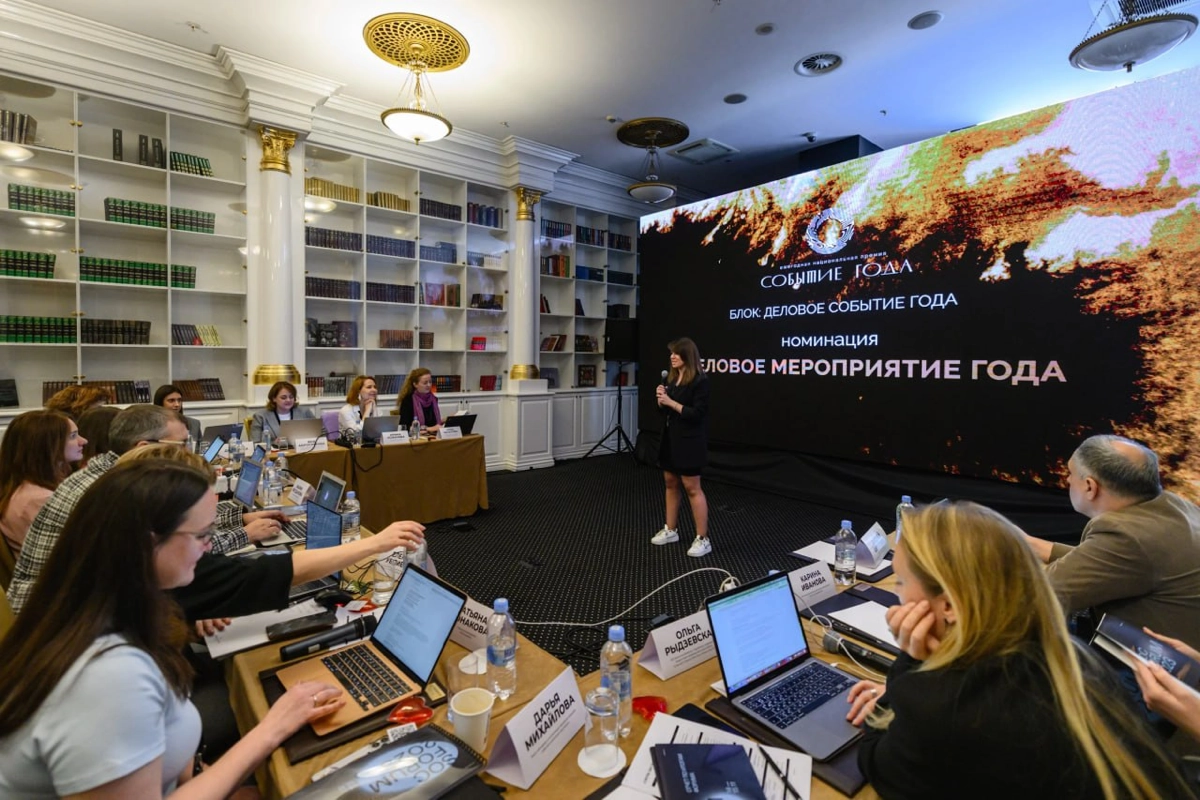 Премия как работа
За последний месяц прошло 3 знаковых премии, в двух из которых мне посчастливилось принимать участие как член жюри:
• Событие года
• Премия СБК 
• Ты в игре 
Премии абсолютно разные,... | Сетка — новая социальная сеть от hh.ru
