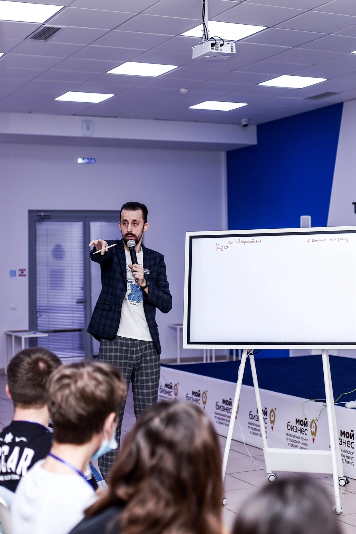 ГОТОВЬТЕСЬ, РЕБЯТ | Сетка — новая социальная сеть от hh.ru