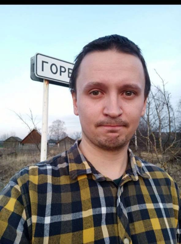 Страшно что-то поменять?
Ой как понимаю. Мне, уже много лет назад, в той клетчатой рубашке тоже страшно было. И развод, и кредиты, и жизнь закончилась. Но сравните было/стало | Сетка — новая социальная сеть от hh.ru
