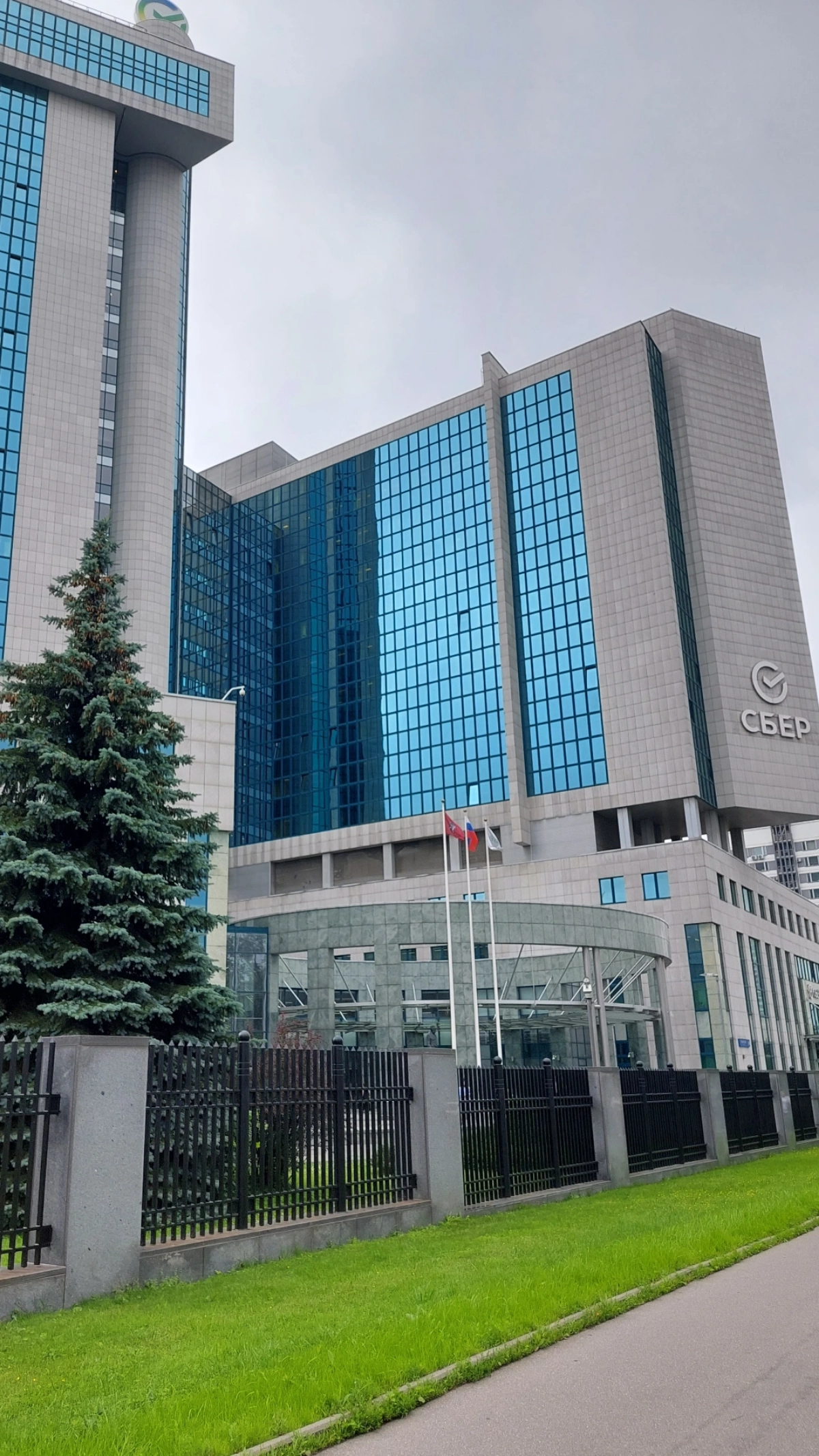Надеюсь, никого не сдуло сегодня | Сетка — новая социальная сеть от hh.ru