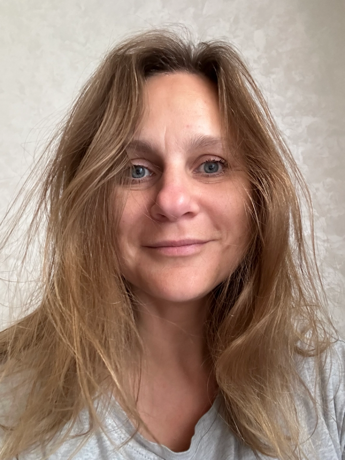 Сегодня в одном канале случайно наткнулась на текст. (https://t.me/proprobuzdenie/66). 
Текст прекрасный, как мне кажется. 
А главное, очень про то, о чем я думаю последние пару недель | Сетка — новая социальная сеть от hh.ru