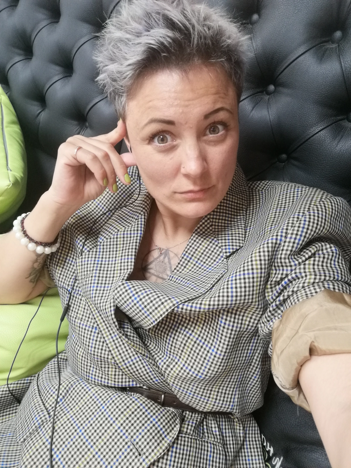 Привет я Мария barber-стилист, приглашаю тебя в студию для преображения! 
🌞Стрижки и оформление бороды в самом центре Екатеринбурга🌞
📍 ул | Сетка — новая социальная сеть от hh.ru