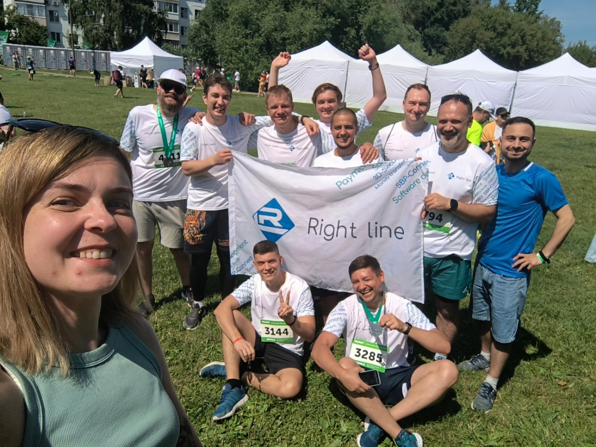 Встать в 4 утра, чтобы встретиться с любимой командой на RUNIT? Легко! Ведь это мероприятие для нас уже традиция)
Каждый год мы приезжаем сюда, и с каждым годом нас всё больше и больше | Сетка — новая социальная сеть от hh.ru