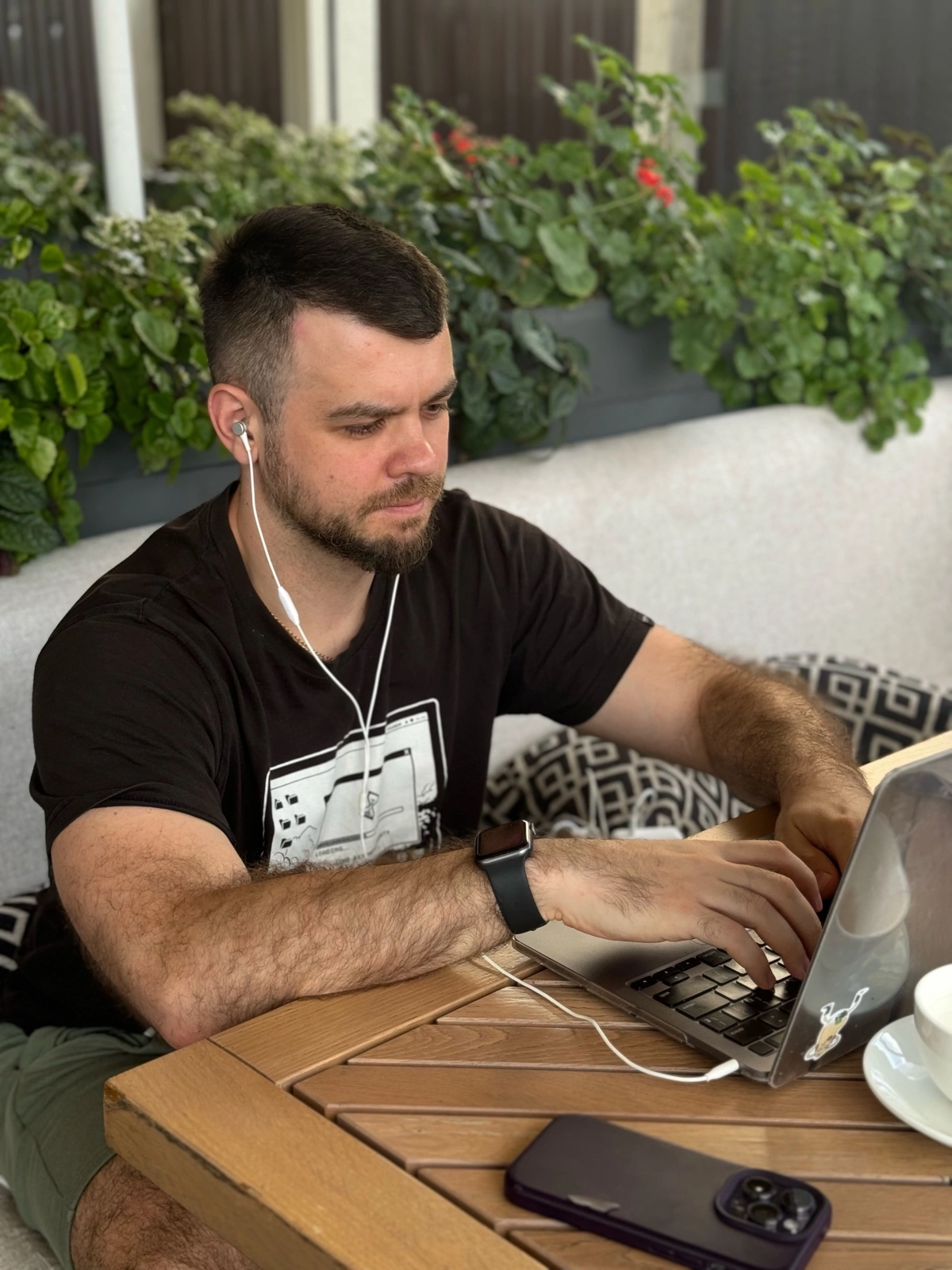 Как найти основателя компании через Телеграм-канал?
Я активно использую сейчас аутрич. Что это писал в своем ТГ. И на одном платном обучении услышал способ, которым сейчас активно пользуюсь | Сетка — новая социальная сеть от hh.ru