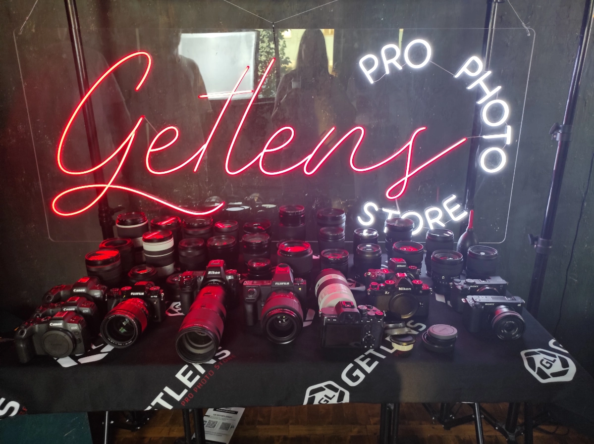 В Самару приезжали GetLens с тест-драйвом фототехники. Мимо такого нельзя было пройти, с удовольствием съездила к ребятам.
Пообщались, подержала в руках разные тушки/стёкла, немного поснимали | Сетка — новая социальная сеть от hh.ru