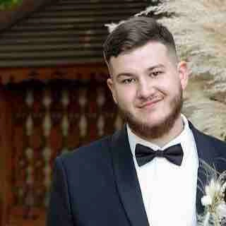 Максим Лесников