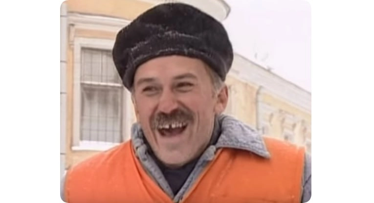 «Улицы разбитых фонарей», бомж Петрович и котлетки с пюрешкой: история рождения самого домашнего мема
«Поторопись, у нас сейчас котлетки с пюрееешкооой–пюрееешкооой!»
Кажется, что если хотя бы раз усл... | Сетка — новая социальная сеть от hh.ru