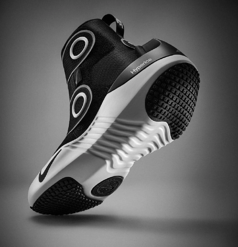 Такие кроссовки мы берем. Nike заколлабились с Hyperice и сделали специальные массажные кроссовки. Система будет работать так, что она будет согревать и массировать стопу сжатым воздухом | Сетка — новая социальная сеть от hh.ru