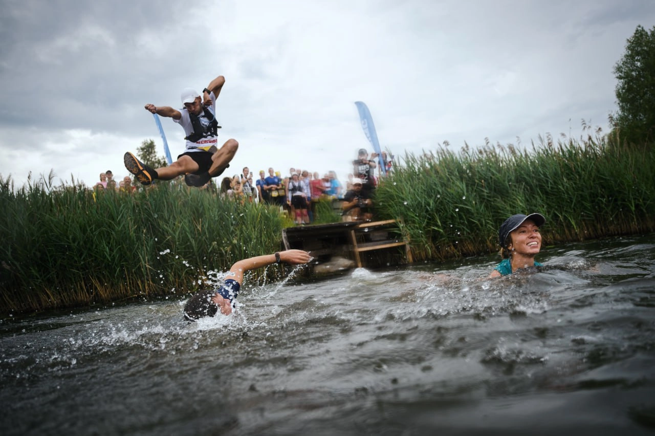 Golden Ring Ultra Trail 100 и активации партнеров
В конце июля в Суздале прошел 10-й фестиваль трейлраннинга Golden Ring Ultra Trail 100 в котором приняло участие более 8 000 участников из 19 стран ми... | Сетка — новая социальная сеть от hh.ru
