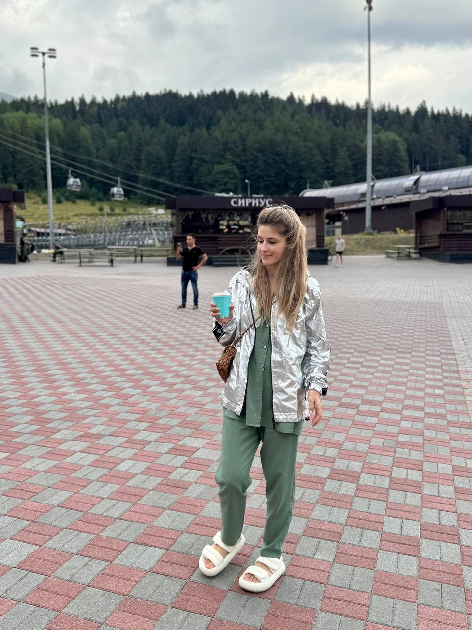 Горные выходные
У меня есть 2 часто встречающихся варианта выезда в горы на выходные.
1. «горы-горы»
Когда мало цивилизации, нет связи, только природа и сверчки | Сетка — новая социальная сеть от hh.ru