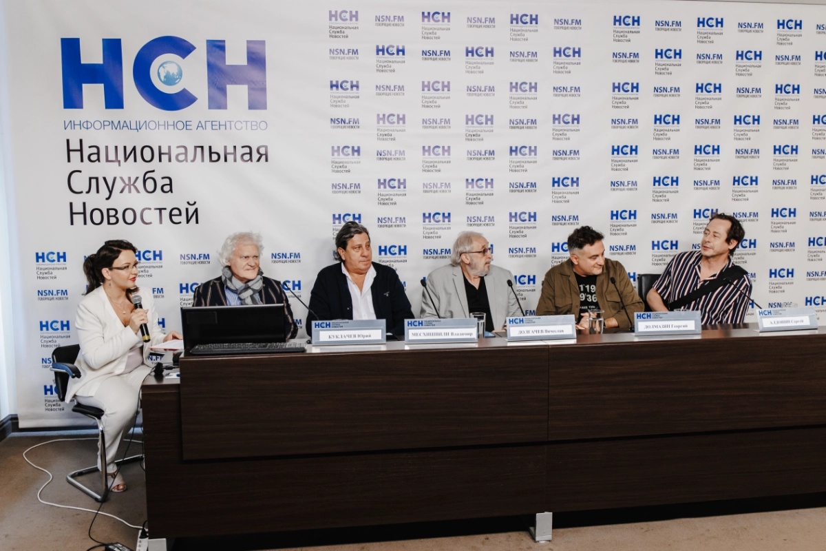🎤📽 Как подготовить идеальную пресс-конференцию? ✨️
Любое пресс-мероприятие начинается с определения резонансной и актуальной тематики, так как не каждое событие в компании может быть инфоповодом для п... | Сетка — новая социальная сеть от hh.ru