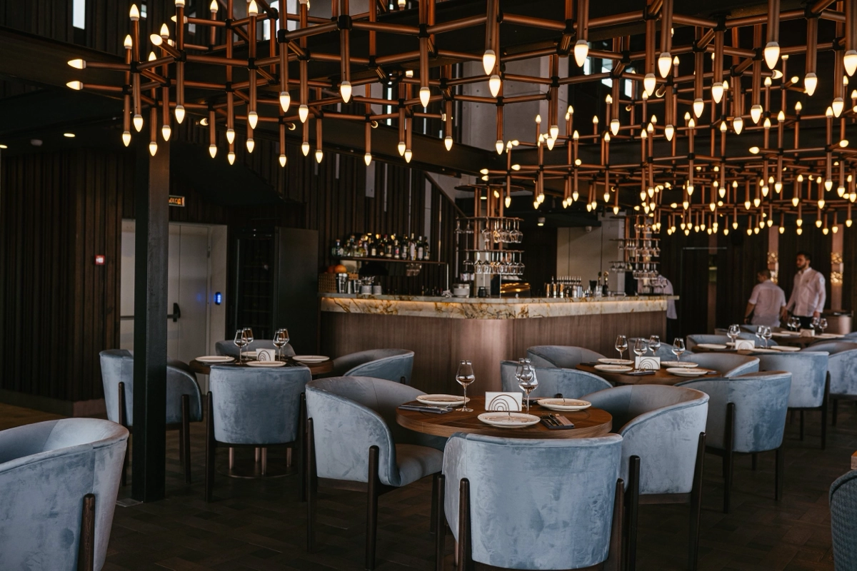 Привет!
Меня зовут Дмитрий, я генеральный менеджер в ARKA Hotel by Ginza Project. За 12 лет в индустрии гостеприимства прошел путь от беллмэна до генерального менеджера | Сетка — новая социальная сеть от hh.ru