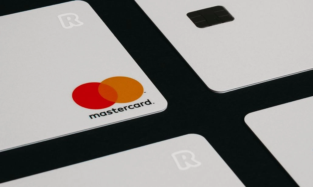Revolut и Ledger объединяются для упрощения криптовалютных транзакций по всей Европе | Сетка — новая социальная сеть от hh.ru