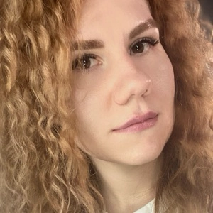 Алёна Семенова | Сетка — социальная сеть от hh.ru