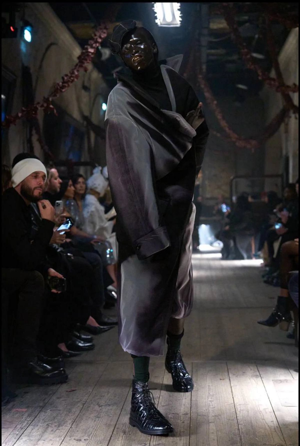 Maison Margiela SS 2024 Couture 
Кстати говоря, Джон Гальяно с 2014 года является креативным директором Дома Маржела | Сетка — новая социальная сеть от hh.ru