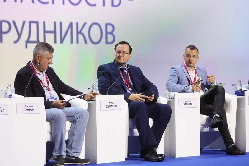 ⚡️ Экологическая безопасность — безопасность сотрудников
11 сентября в рамках Всероссийской недели труда прошла сессия «Экологическая безопасность — безопасность сотрудников», на которой эксперты обсу... | Сетка — новая социальная сеть от hh.ru