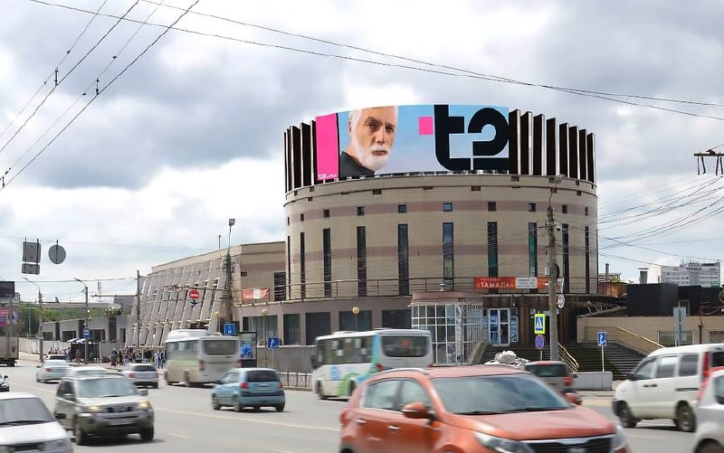 Компания GMG сообщает о старте продаж эфира на двух видеоэкранах в центральной части города Омска.
Экраны расположены на торговом центре «Гагарин-молл» по адресу: ул. Гагарина, д.3 | Сетка — новая социальная сеть от hh.ru