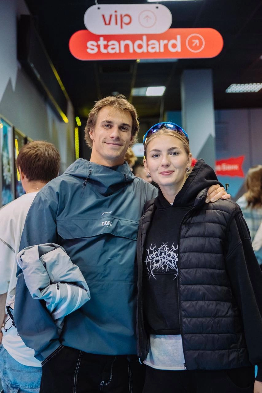 Первый день New Star Weekend — done! ✨
Снимайте лучшие моменты фестиваля, монтируйте и заливайте в формате Reels с заявкой на соавторство с @newstarweekend | Сетка — новая социальная сеть от hh.ru