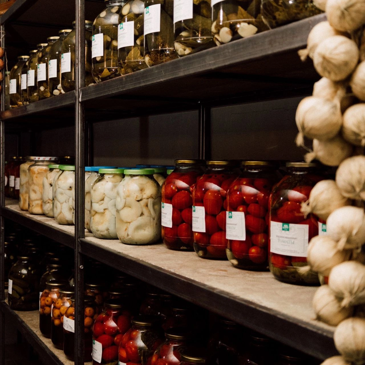 Получать фермерские продукты, одновременно повышая лояльность клиентов: феномен тюменьского ресторана Дача 
В заведении принимают от дачников и садоводов лишний урожай | Сетка — новая социальная сеть от hh.ru