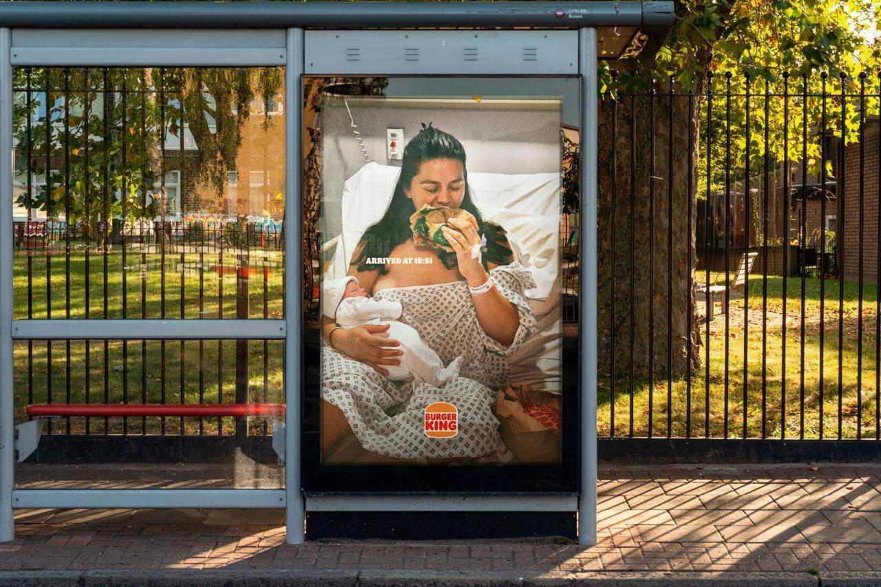 Burger King и BBH London запустили наружную рекламную кампанию, посвященную первому приему пищи после родов | Сетка — новая социальная сеть от hh.ru