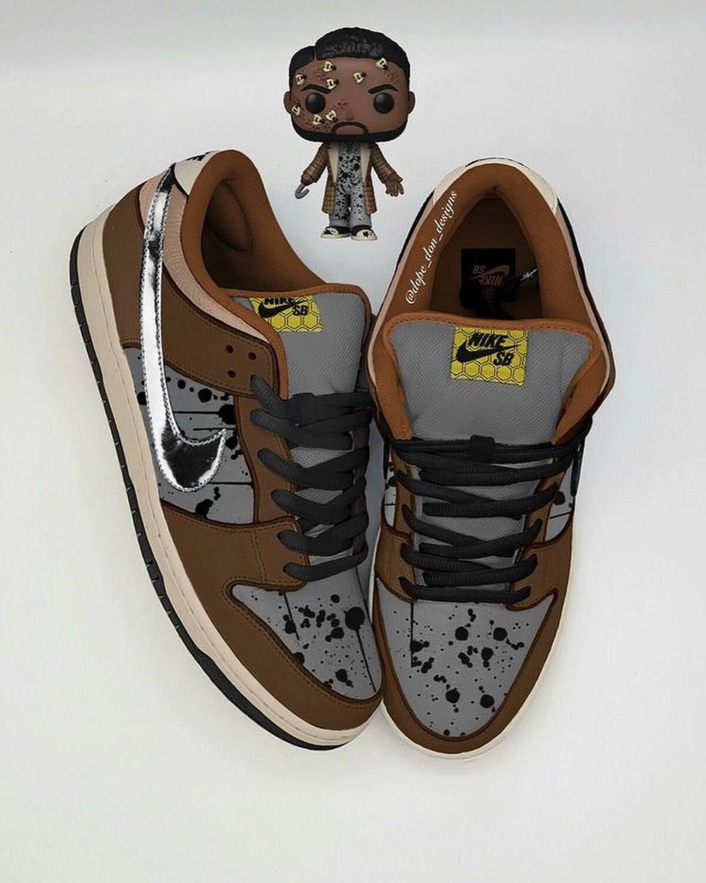 Какой классный кастомный дизайн Nike SB Dunks. Дизайнер Dop Done сделал кастомную подборку к Хэллоуину. Он вдохновлялся Чаки, Фредди Крюгером, Криком, Пилой и другими персонажами фильмов ужасов | Сетка — новая социальная сеть от hh.ru