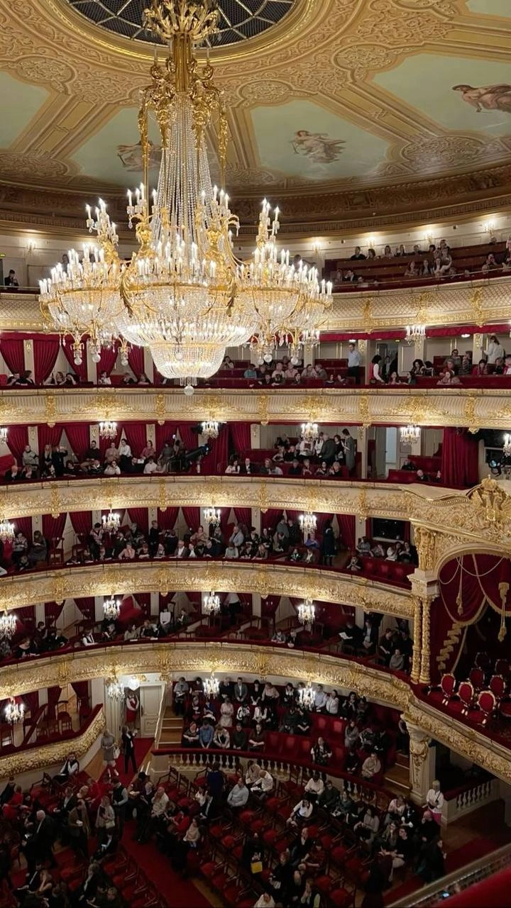 🎭Сегодня откроют продажи билетов в Большой театр 
17 октября в 20:00
Акция распространяется на оперы «Князь Игорь» и «Тоска», балет «Дочь фараона» и  театрализованный концерт «Путеводитель по оркестру | Сетка — новая социальная сеть от hh.ru