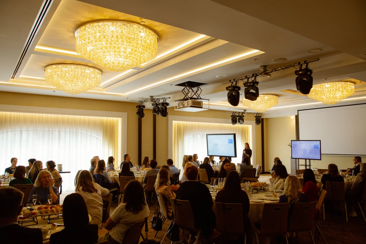 Новосибирск стал экватором крупнейшего проекта 2024 года - SABY HR MEET UP 💙
На этом мероприятии показали, как IT-продукты могут кардинально упростить жизнь любой компании | Сетка — новая социальная сеть от hh.ru
