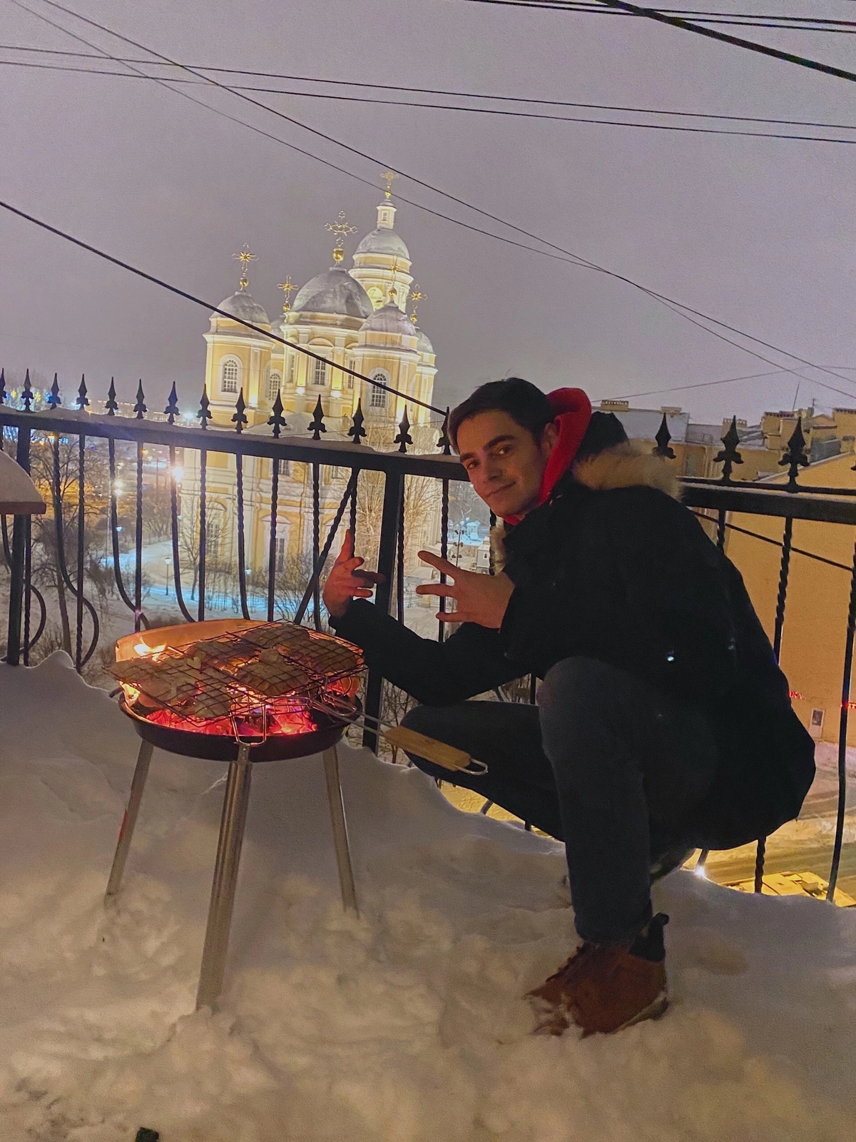 Какой интересный сайт знакомств!
Денис, Спб, 26, пошлый…😜
К 26 годам, успел:
- вырасти из копирайтера в Digital Strategist, 6 лет работаю в зарубежной IT компании на удаленке, сейчас занимаюсь ABM (по... | Сетка — социальная сеть от hh.ru