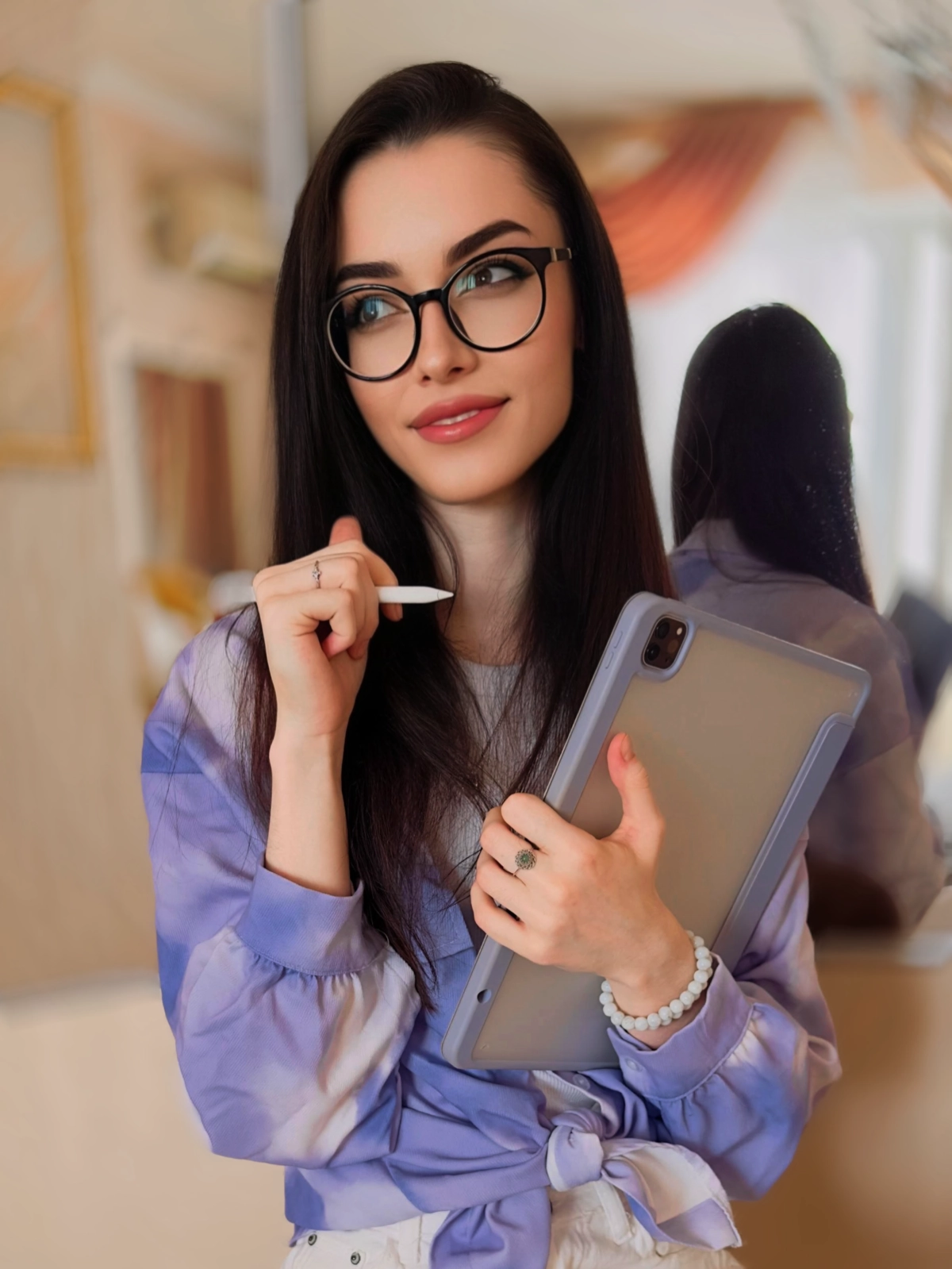 ✨ #ищупроекты #ищуработу   ✨  
Здравствуйте! Я — 2D-художник и дизайнер, с опытом работы с 2014 года | Сетка — новая социальная сеть от hh.ru