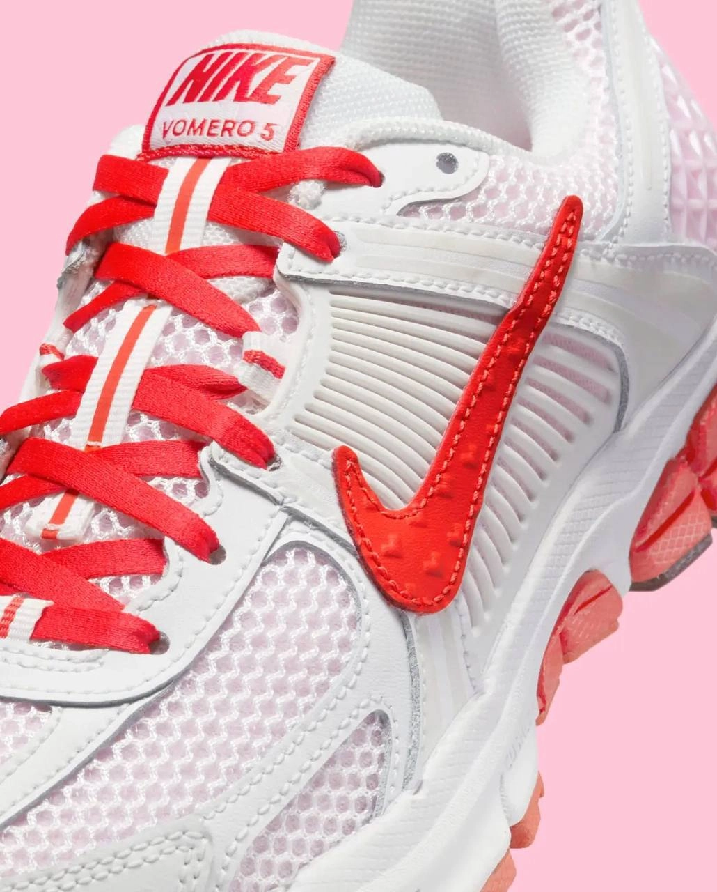 Nike выпустит кроссы для признания в любви! Дроп планируется ко Дню святого Валентина, цена — 160 баксов. 
Больше сердечек богу сердечек ❤️
🍕 зумеры любят пиццу | Сетка — новая социальная сеть от hh.ru