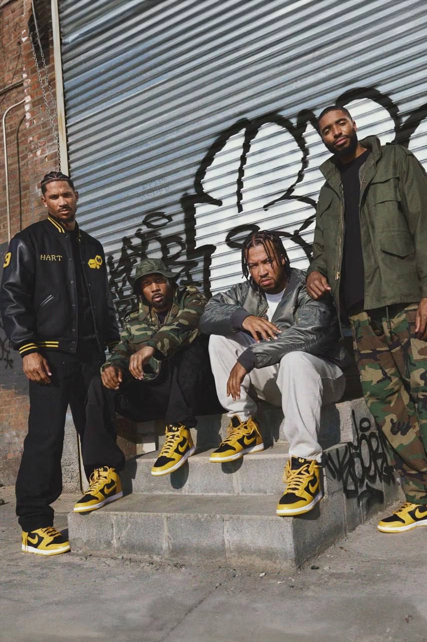 Nike играет на ностальгии и перевыпускает легендарные кроссовки Dunk High Wu-Tang. Из названия можно понять, что эти кроссовки посвящены группе Wu-Tang Clan. 
Впервые их выпустили в 1999 году | Сетка — новая социальная сеть от hh.ru