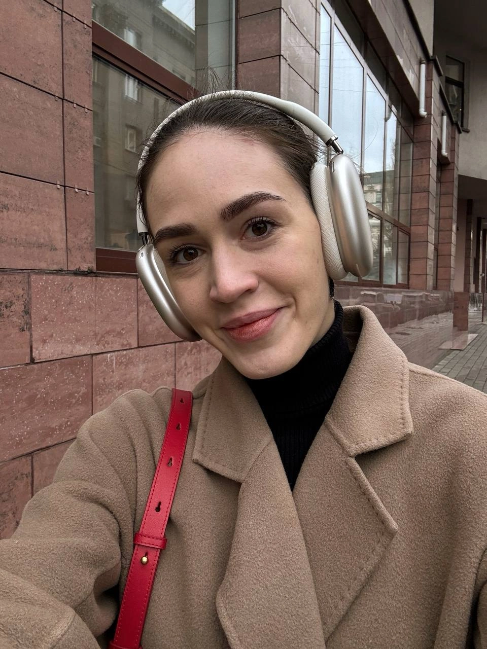 Есть разговоры, после которых в тебе что-то меняется. А есть такие, которые запускают внутри тектонические сдвиги.
Один такой был вчера: завтракали с Соней в Айне на Остоженке | Сетка — новая социальная сеть от hh.ru