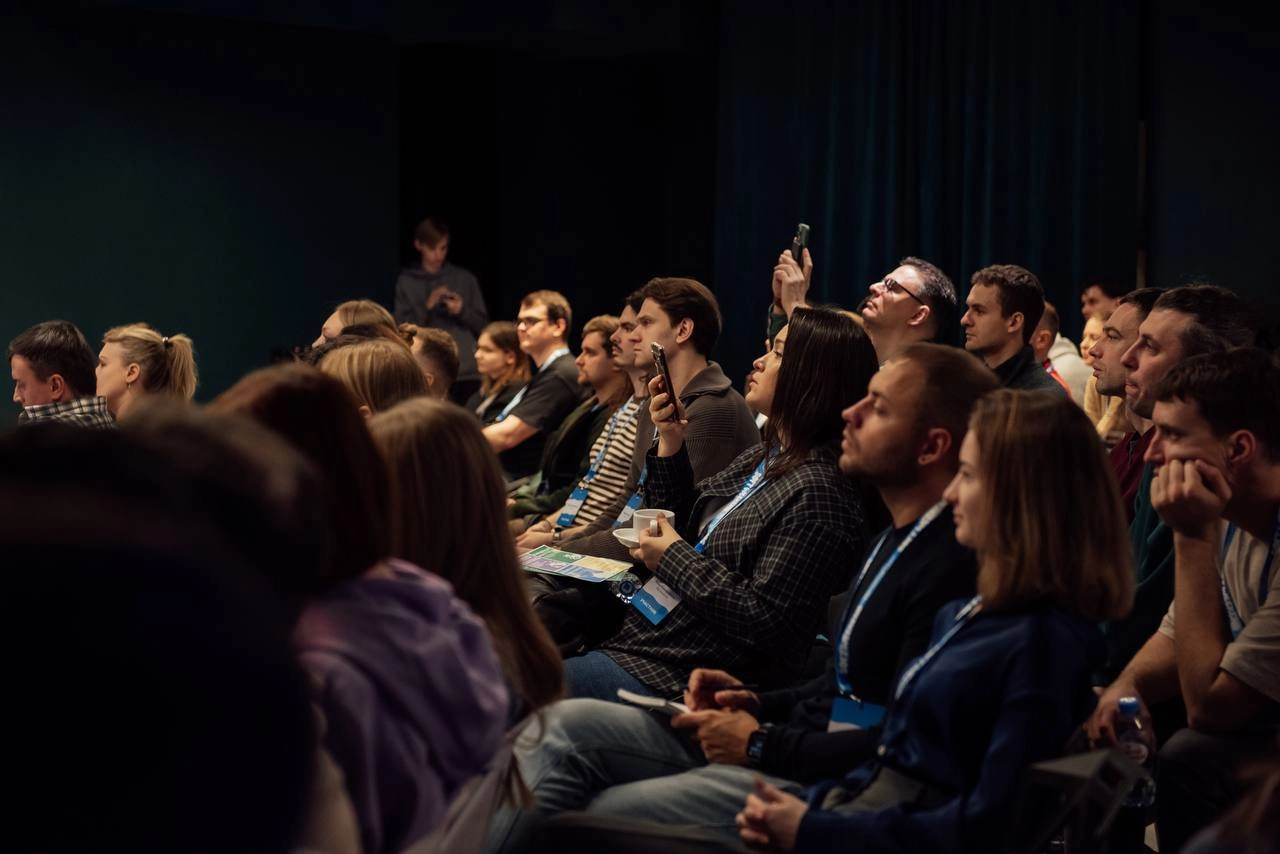 Всем привет! В субботу прошла моя первая конференция – Soft Weekend, и вот сегодня, немного порефлексировав, я готов поделиться некоторыми результатами | Сетка — новая социальная сеть от hh.ru