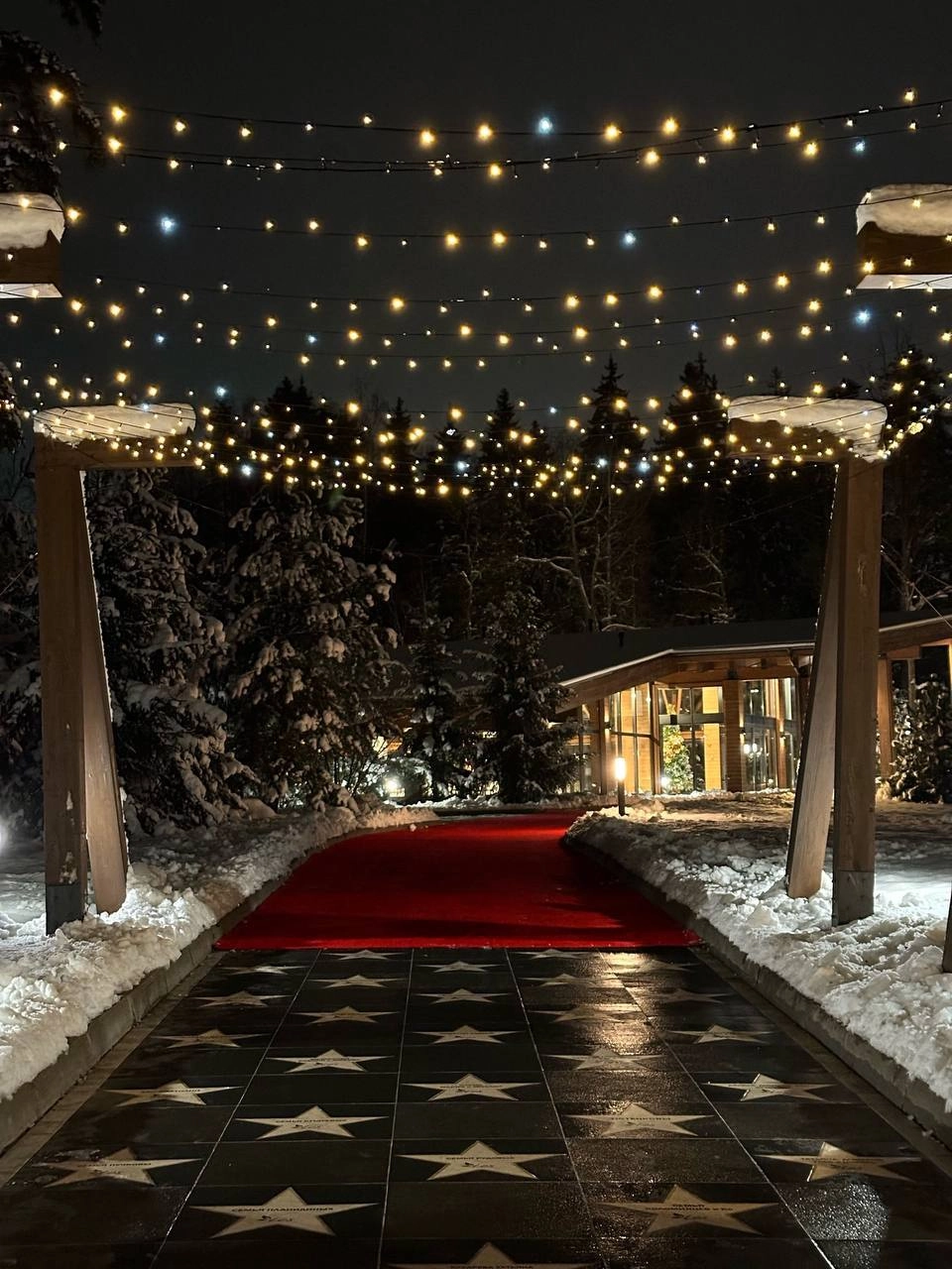 🤩Провели тренинг «Wow-сервис и работа в команде» для коллег из LES Art Resort
✳️Вспомнили лучшие события года
✳️Запланировали цели на 2025 год
✳️Разобрали Путь гостя через предвосхищение ожиданий гост... | Сетка — новая социальная сеть от hh.ru
