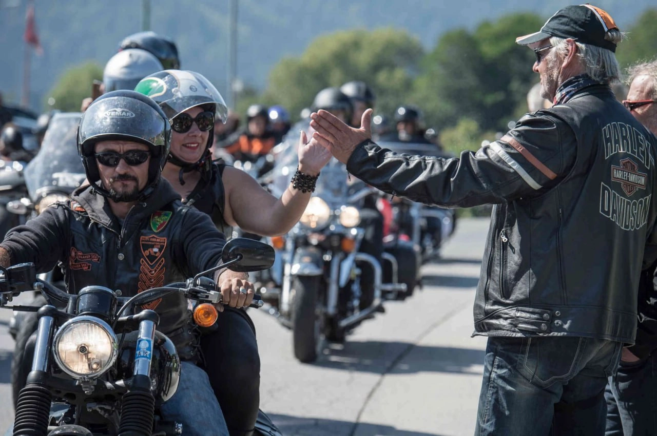 Миф о сообществе Harley-Davidson и роли сообществ
Когда мы говорим об успешных комьюнити, которые повлияли на бизнес, нередко вспоминаем сообщество Harley-Davidson | Сетка — новая социальная сеть от hh.ru