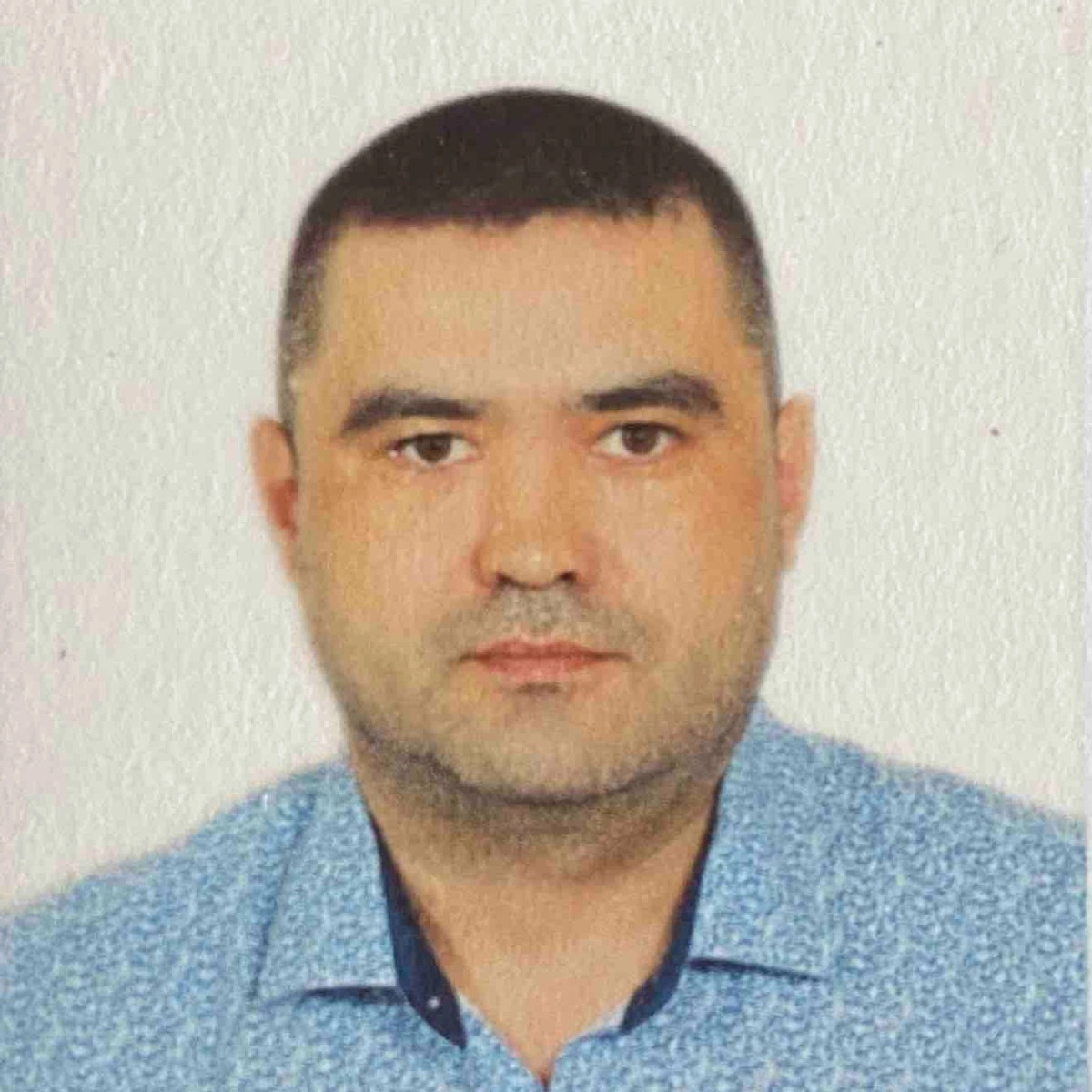 Динис Ханов
