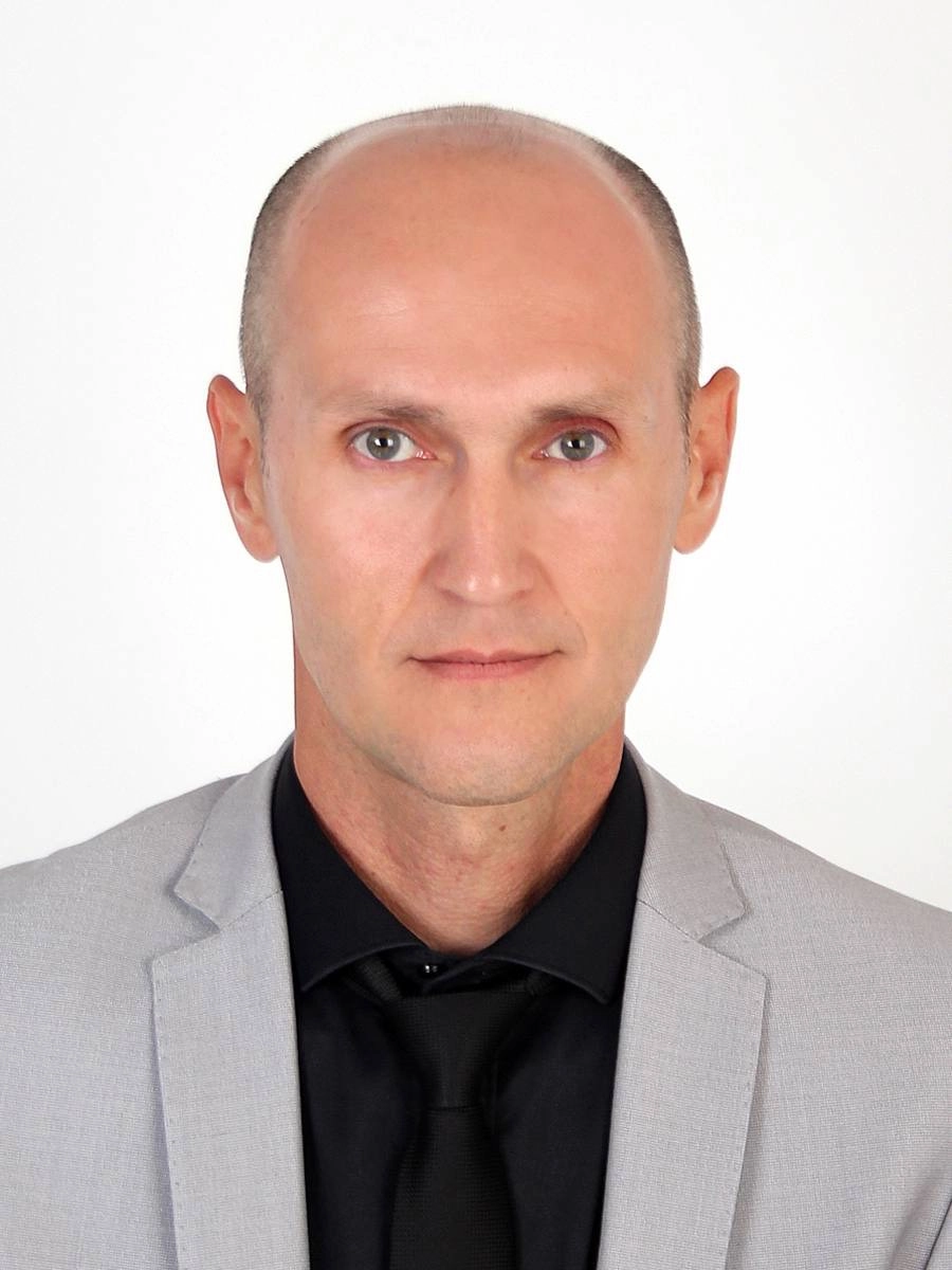 Денис Захаров | Сетка — социальная сеть от hh.ru