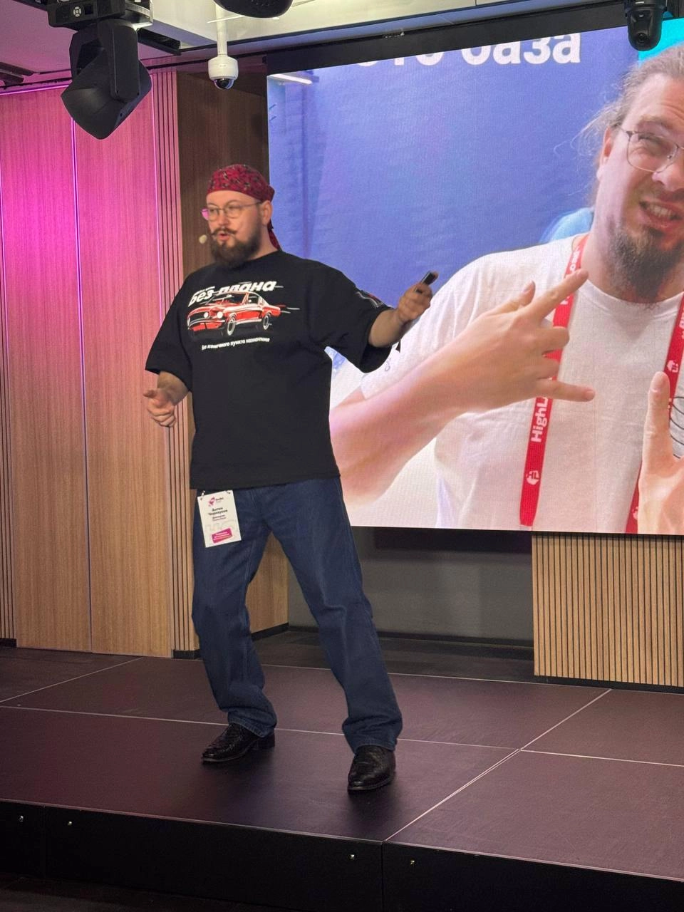 Нетворкинг для DevRel-специалистов.
Вчера успешно выступил на конференции DevRelConf 8 с докладом — Эффективный нетворкинг для DevRel-специалистов, или Как глубока «Кроличья нора» | Сетка — новая социальная сеть от hh.ru