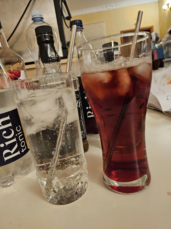 #Живели #ВашеЗдоровье #Cheers 🍹 🍸 🤩 | Сетка — новая социальная сеть от hh.ru