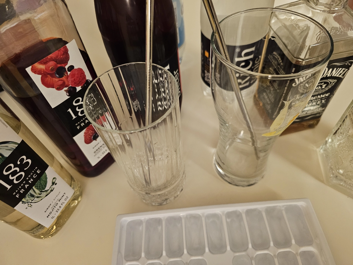 #Живели #ВашеЗдоровье #Cheers 🍹 🍸 🤩 | Сетка — новая социальная сеть от hh.ru