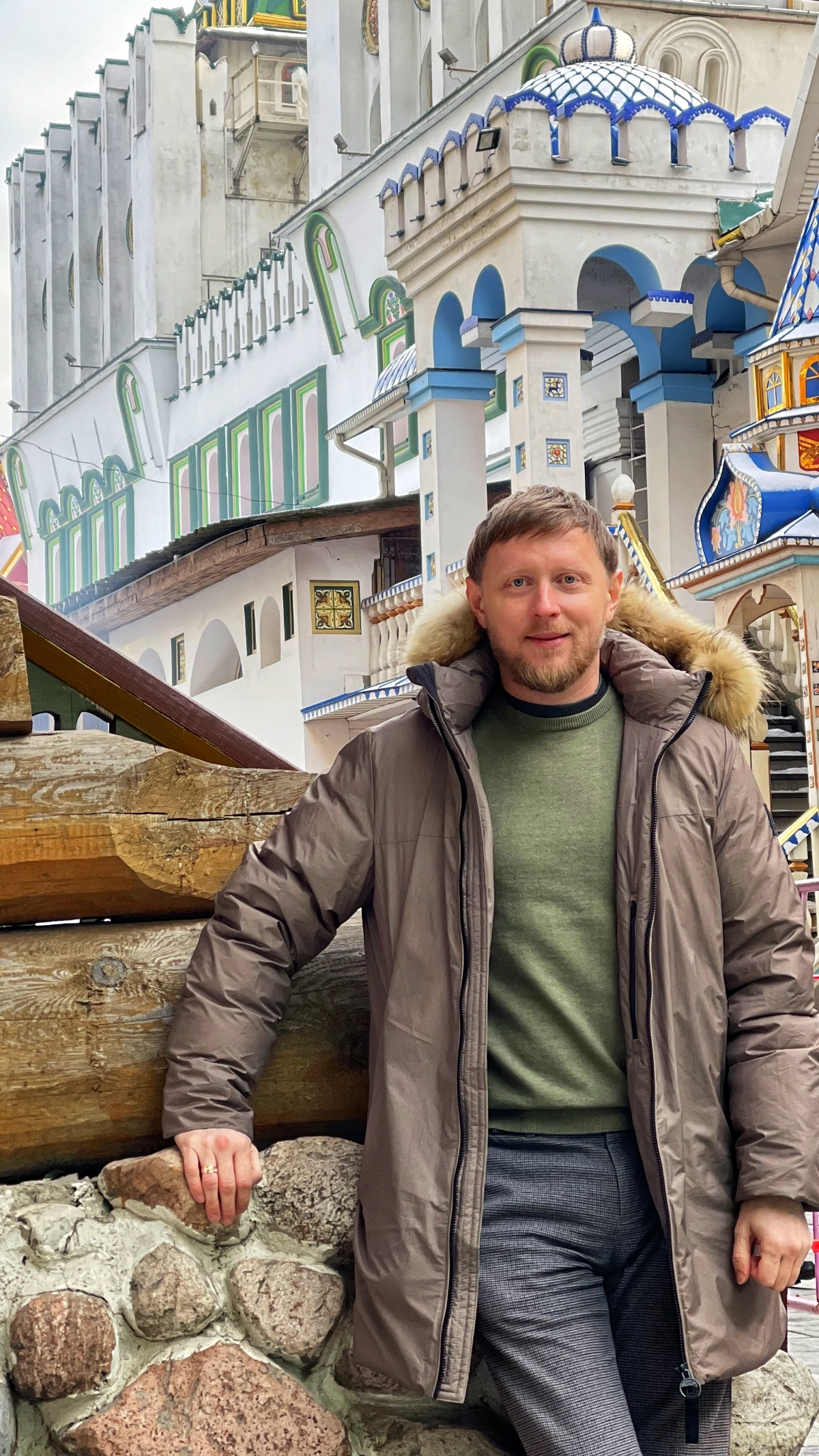 С Рождеством Христовым!  
Этот светлый праздник напоминает нам о главных ценностях: добре, заботе о ближнем и вере в лучшее | Сетка — новая социальная сеть от hh.ru