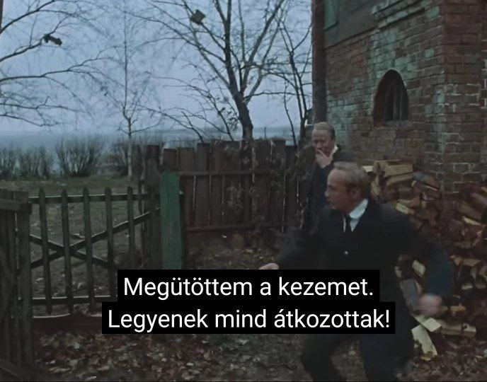 Фильм "Жестокий романс"
Создатели венгерских субтитров* расслышали, как Карандышев, ушибив руку, вдогонку всех проклял | Сетка — новая социальная сеть от hh.ru