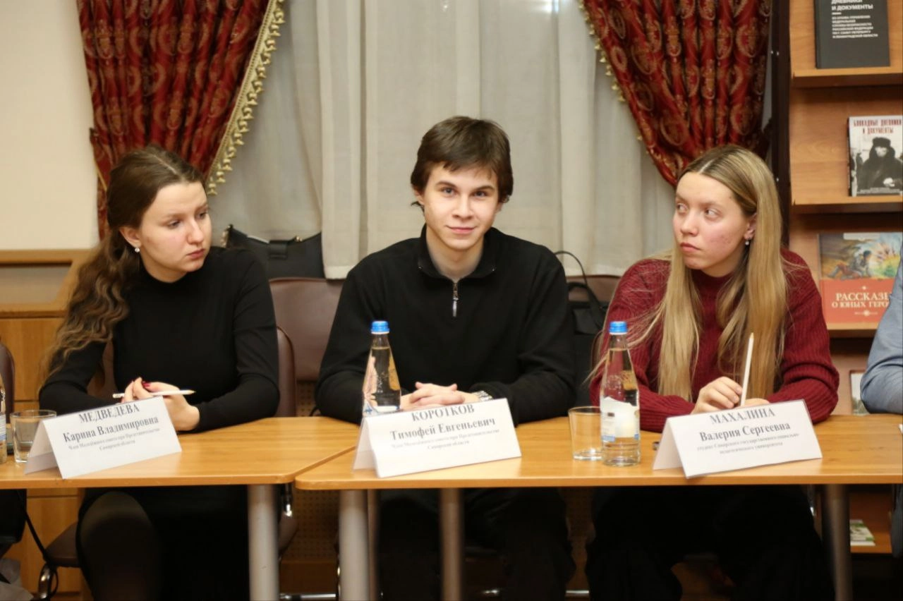 Накануне Дня студента встречался с нашей молодежью – представителями Ассоциации Региональной Молодежи и студентами вузов. Немного расскажу про личные впечатления | Сетка — новая социальная сеть от hh.ru