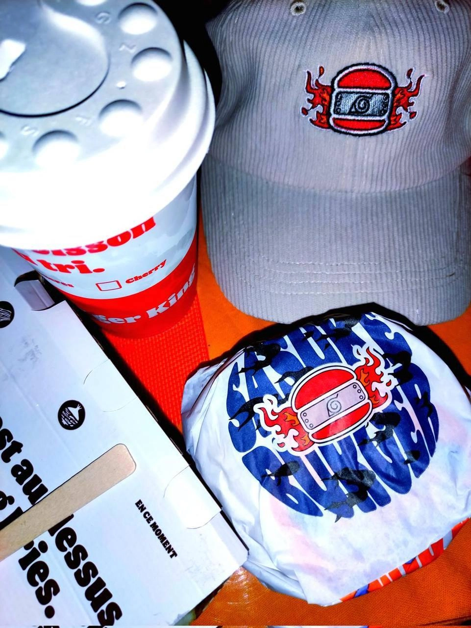 Внезапная коллаборация: Burger King Франция запартнерились с «Наруто».
В рамках сотрудничества выпустили два бургера – «Наруто» и «Саске» | Сетка — новая социальная сеть от hh.ru