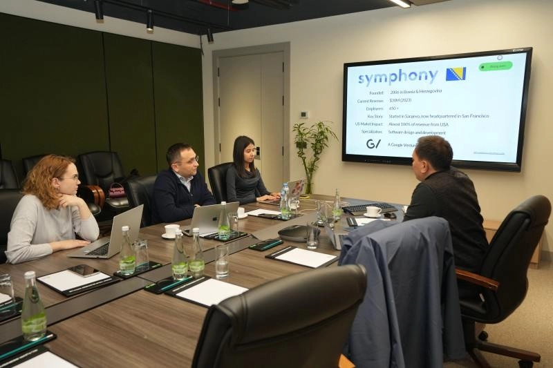 IT Park Uzbekistan и Silkroad Innovation Hub подписали меморандум о сотрудничестве 
IT Park Uzbekistan, IT Park Ventures и Silkroad Innovation Hub договорились о запуске новых акселерационных программ... | Сетка — новая социальная сеть от hh.ru