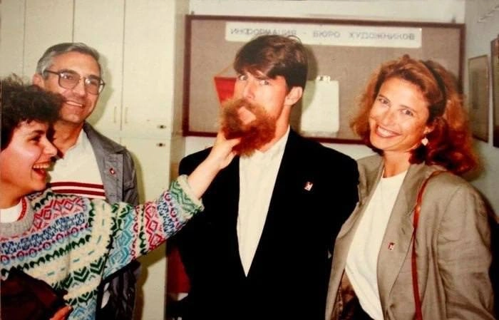 Том Круз в Москве
В мае 1988 года Том Круз, посетил СССР вместе со своей супругой (на тот момент) Мими Роджерс | Сетка — новая социальная сеть от hh.ru