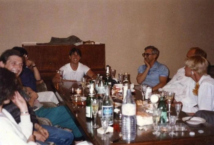 Том Круз в Москве
В мае 1988 года Том Круз, посетил СССР вместе со своей супругой (на тот момент) Мими Роджерс | Сетка — новая социальная сеть от hh.ru